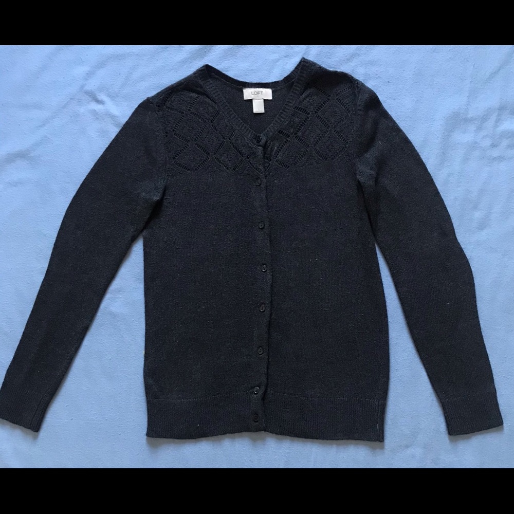 Ann Taylor Loft Sweater color Gray size Small